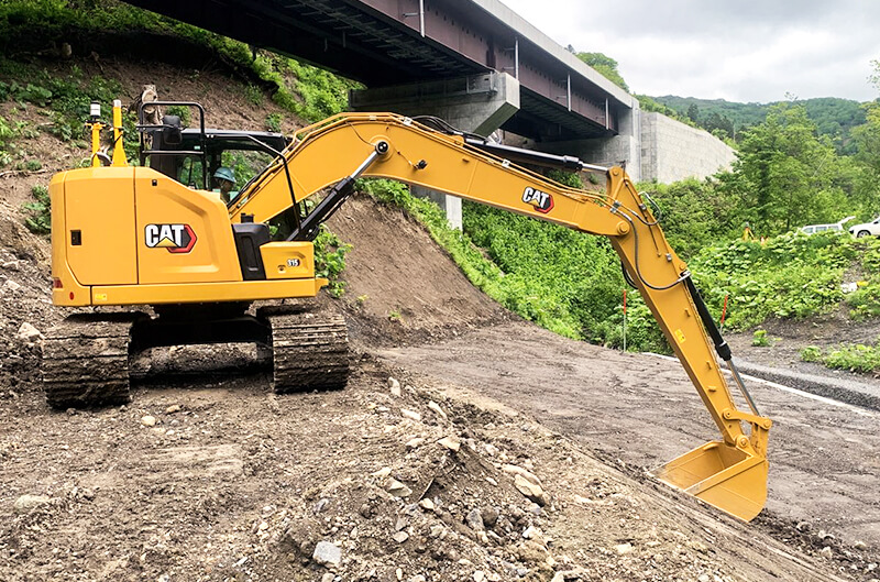 株式会社中川建設　i-Construction 新導入のCATバックホウ